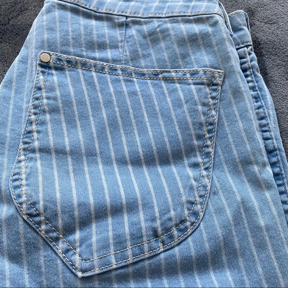Light lined jeans - Picture 2 of 5